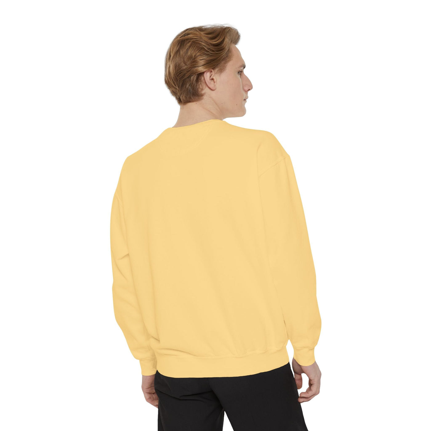 Unisex yellow sweatshirt with relaxed fit for mountain skiing apres mode, soft cotton-polyester fabric, ribbed cuffs and hem.