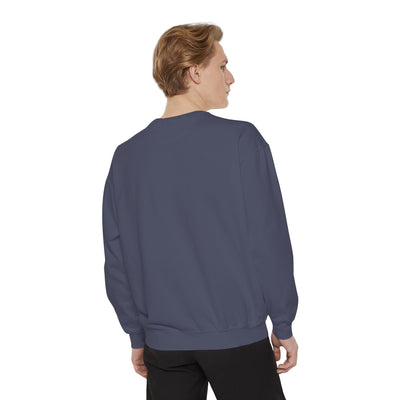 Unisex navy blue sweatshirt with mountain skiing apres mode embroidery, relaxed fit, ribbed cuffs and hem