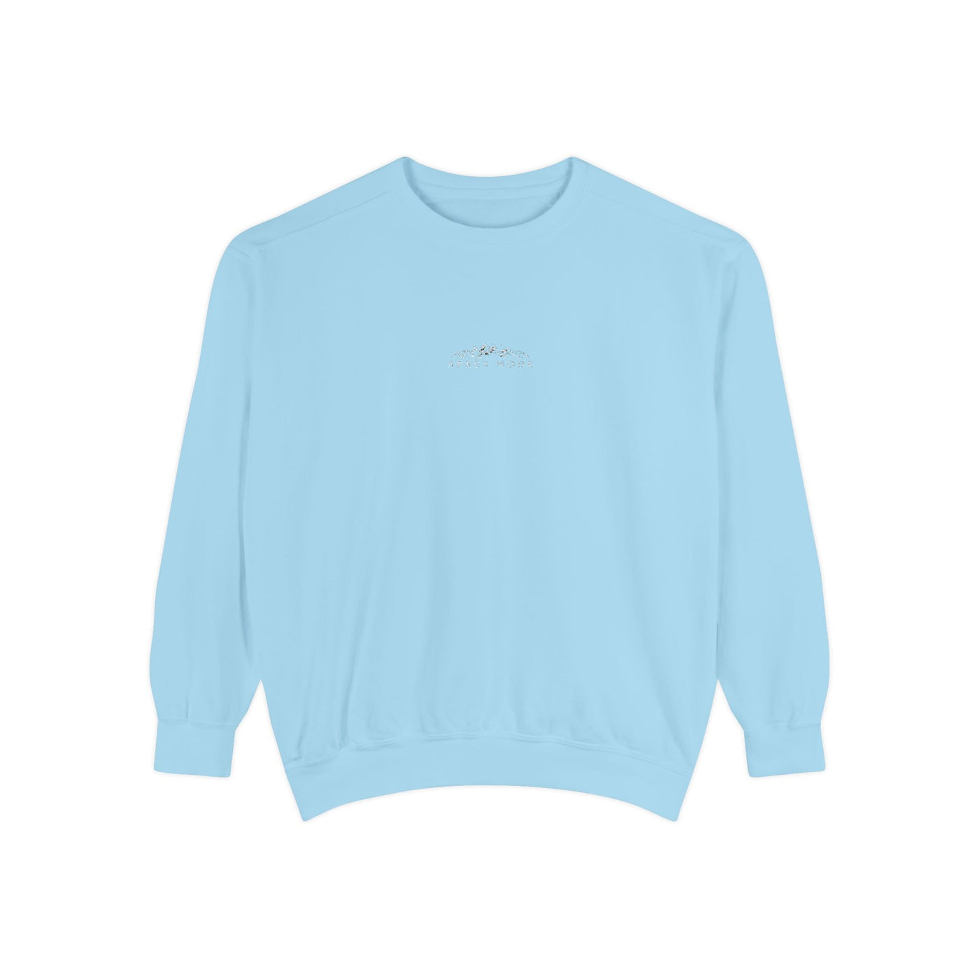 Light blue unisex sweatshirt with mountain skiing embroidery and apres Mode text, relaxed fit, ribbed cuffs and hem.