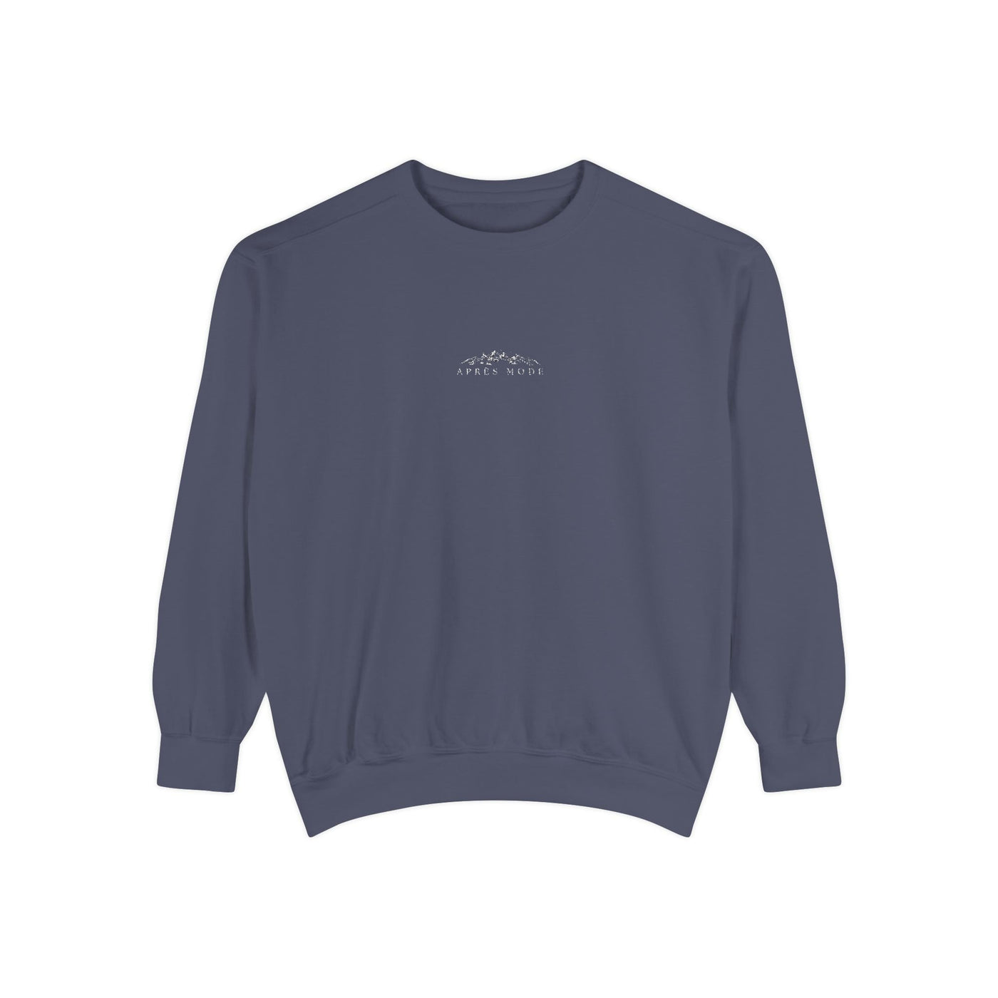 Unisex navy sweatshirt with mountain skiing embroidery and "apres Mode" text, cotton-polyester blend, relaxed fit.